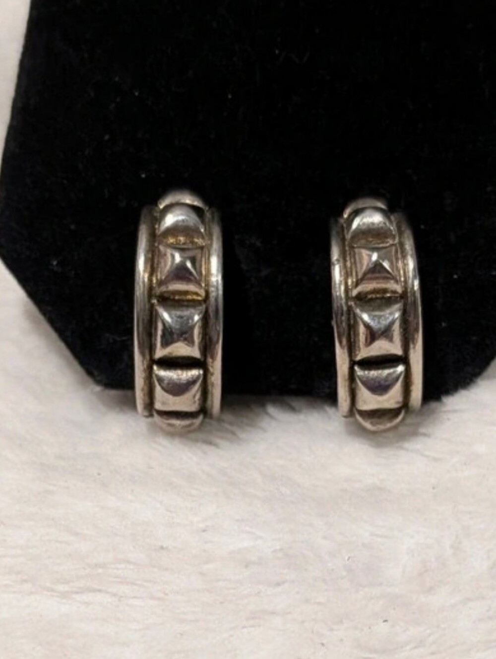 Vintage Agatha Paris silver-tone pyramid stud huggie hoop clip-on earrings